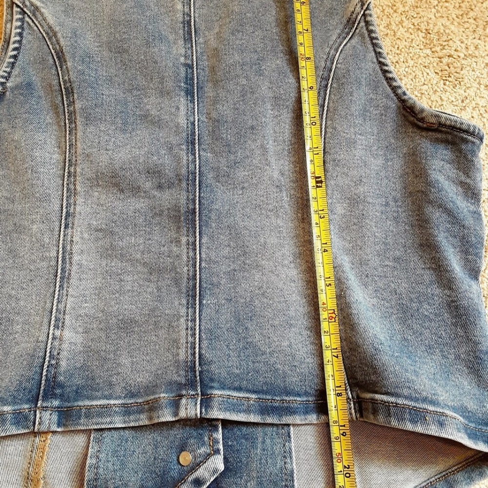 NWT - RISEN Stretch Denim Cropped Vest Medium Blue Button Front Sz M - Picture 11 of 14